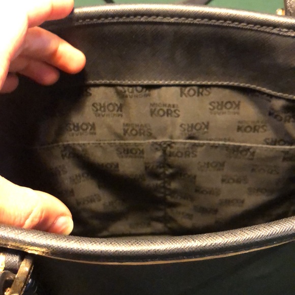 Michael Kors black purse - Picture 5 of 10